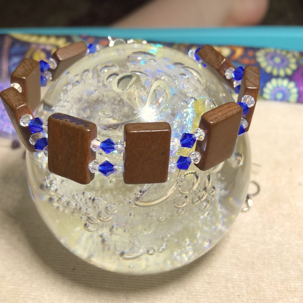 Wood square sapphire bracelet